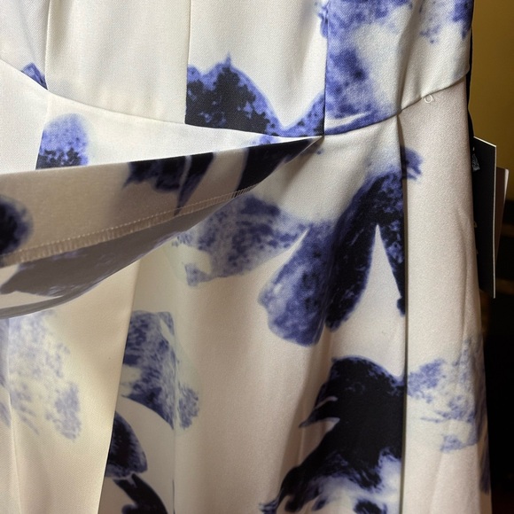 Lulu's “Seeing Chic” Floral Mini Dress NWT - Picture 5 of 9